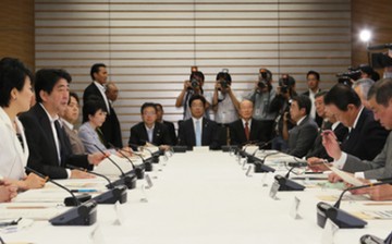 PM Abe held the meeting of the Headquarters for Creating a Society in which All Women Shine on September 25.